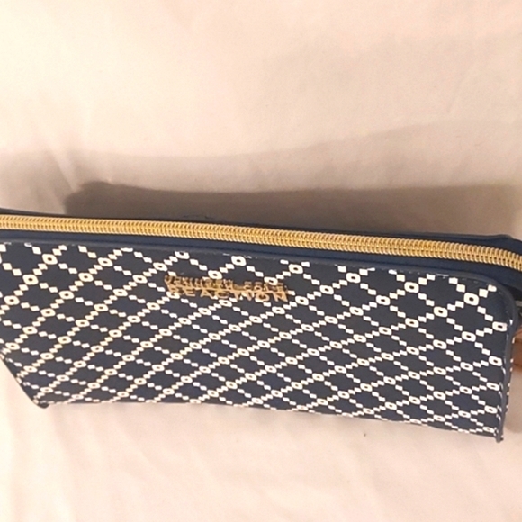 ❤️Like New! Kenneth Cole Reaction Crossbody Bag - Picture 4 of 14